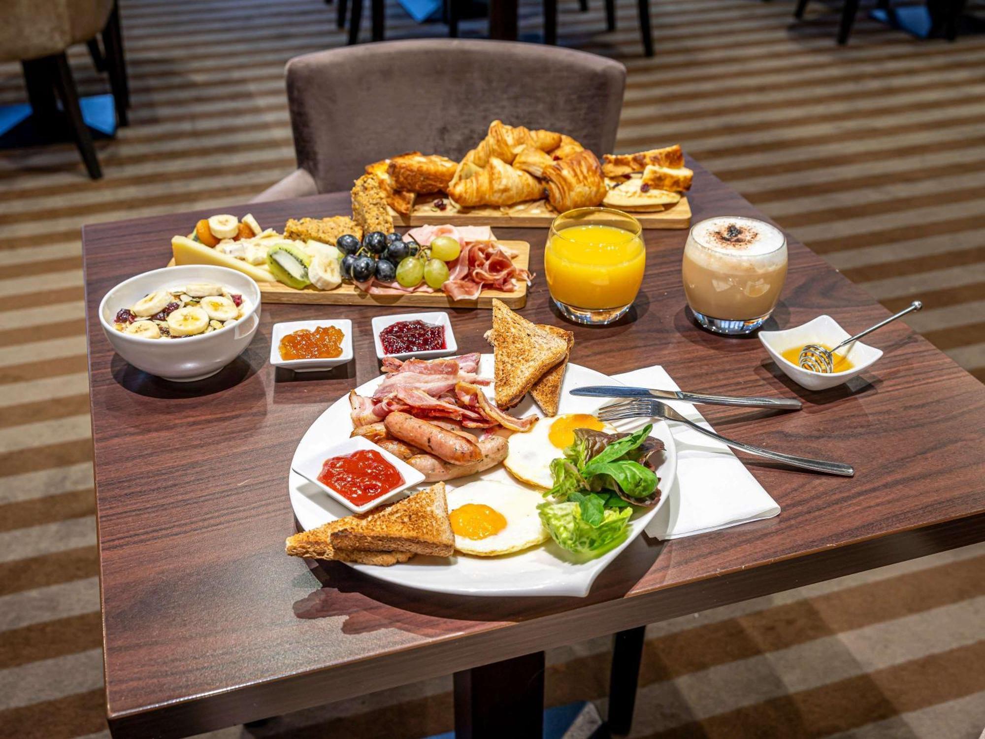 Mercure Paris Saint Cloud Hippodrome Екстер'єр фото
