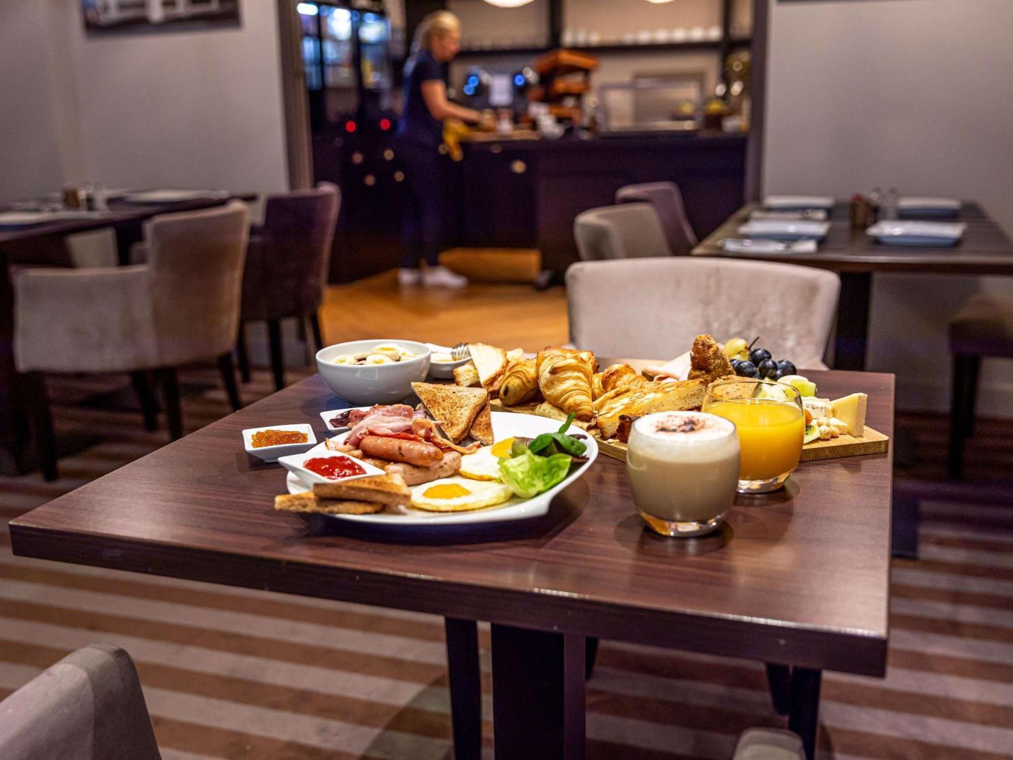 Mercure Paris Saint Cloud Hippodrome Екстер'єр фото